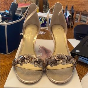 Jessica Simpson heel size 9